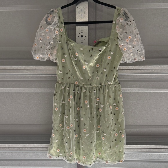 Sugar Thrillz Dresses & Skirts - Sugar Thrillz Light Green Floral Dress
